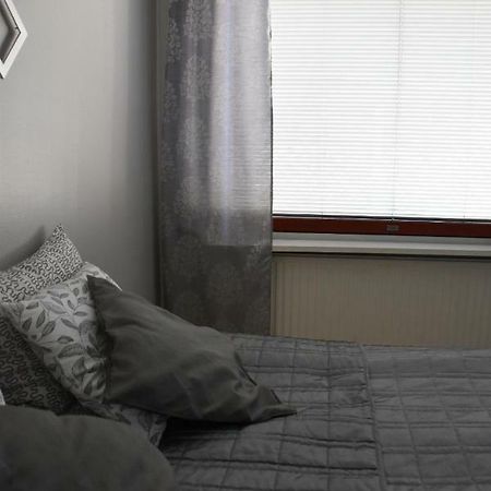 Hopeamaja Apartamento Pieksämäki Exterior foto