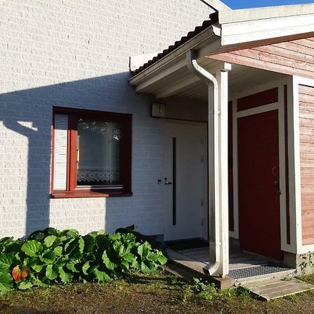Hopeamaja Apartamento Pieksämäki Exterior foto