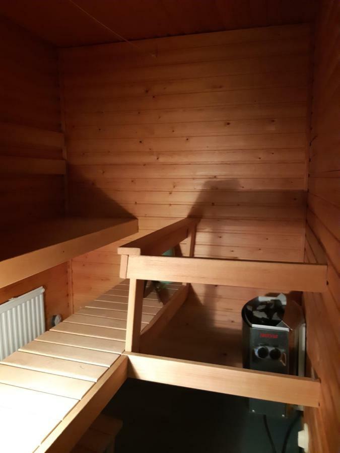 Hopeamaja Apartamento Pieksämäki Exterior foto
