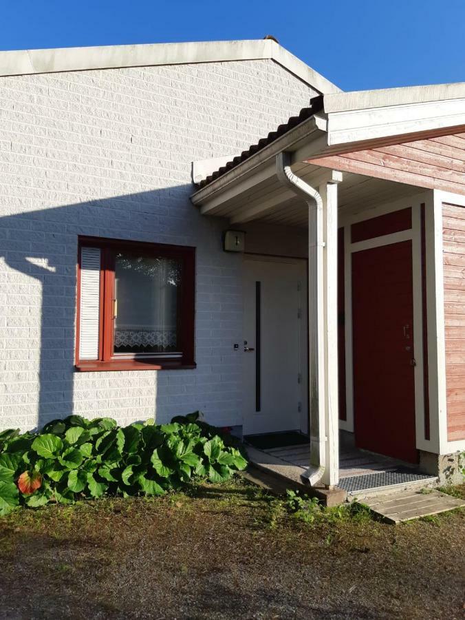 Hopeamaja Apartamento Pieksämäki Exterior foto